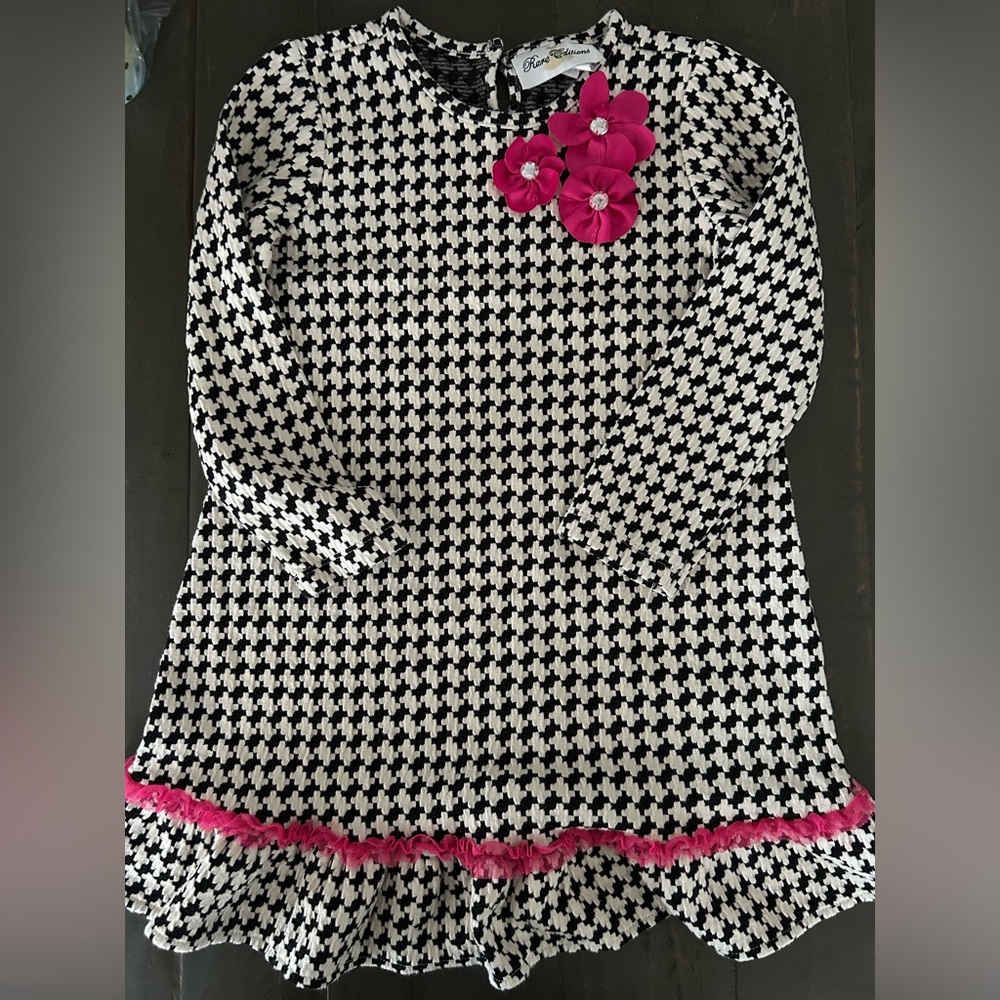 Rare Editions Black and White Dress with Long Cuffed Sleeves